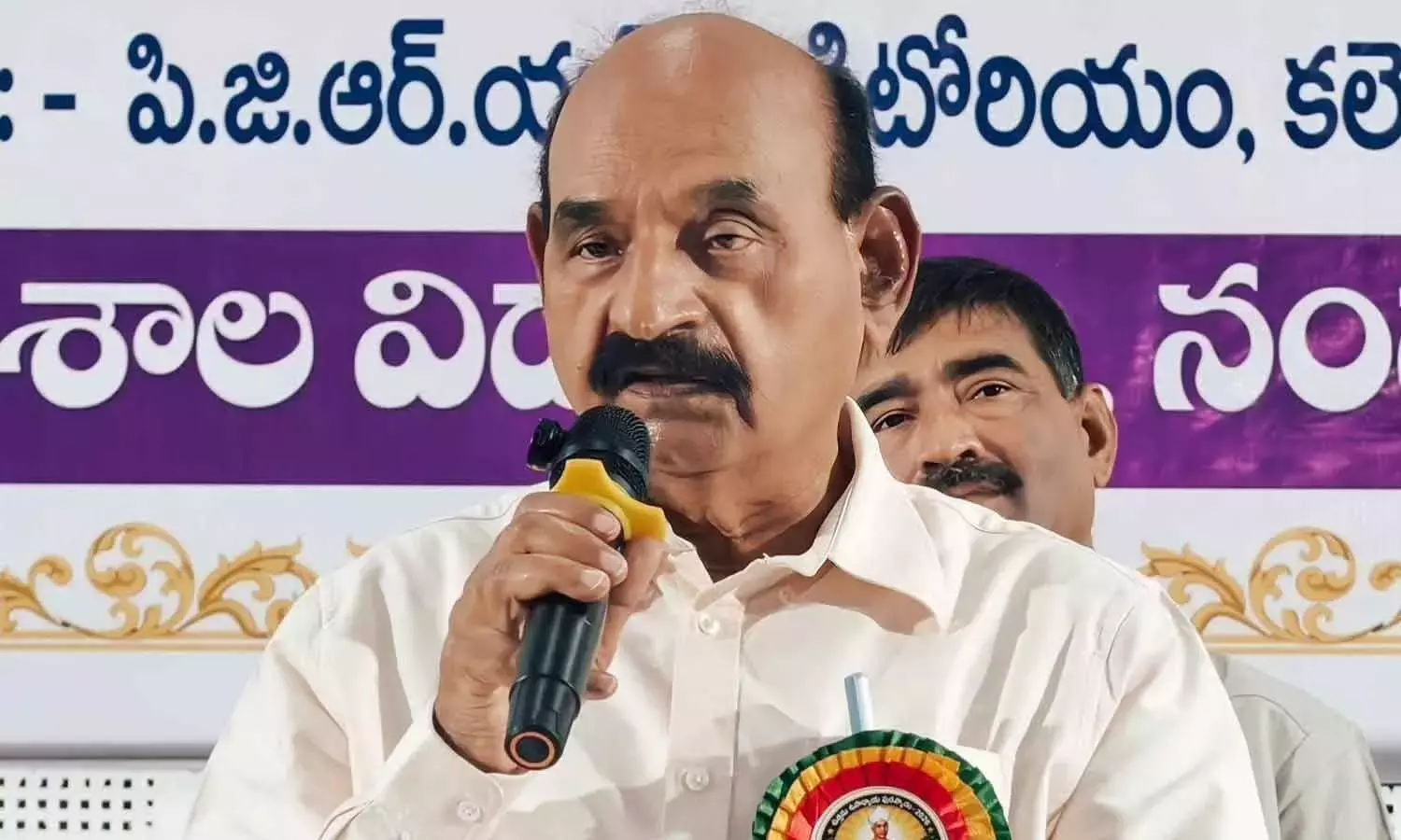 Andhra: शिक्षक आने वाली पीढ़ियों को ज़िम्मेदार नागरिक बनाते हैं: मंत्री फ़ारूक़