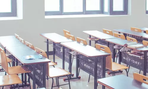 RTF पेमेंट अटका: सर्टिफिकेट की मांग पर अड़े करीमनगर के छात्र