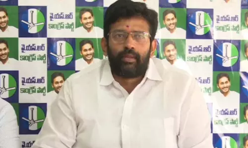 चंद्रबाबू अपने बेटे को बचाने के लिए CBI जांच से डर रहे हैं: YSRCP चंद्रबाबू अपने बेटे को बचाने के लिए CBI जांच से डर रहे हैं: YSRCP