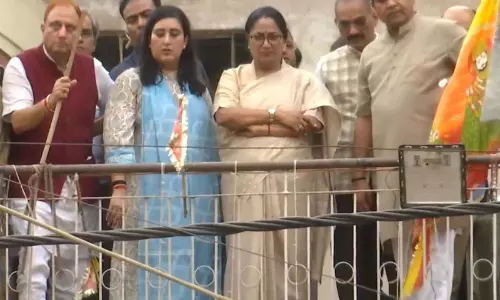 सत्य निकेतन में गिरी इमारत CM रेखा गुप्ता ने घटनास्थल का किया निरीक्षण सत्य निकेतन में गिरी इमारत CM रेखा गुप्ता ने घटनास्थल का किया निरीक्षण