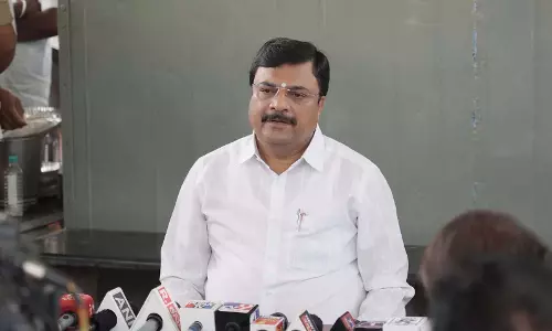 सूखे के मुद्दे पर कर्नाटक के कृषि मंत्री ने विपक्ष को घेरा सूखे के मुद्दे पर कर्नाटक के कृषि मंत्री ने विपक्ष को घेरा