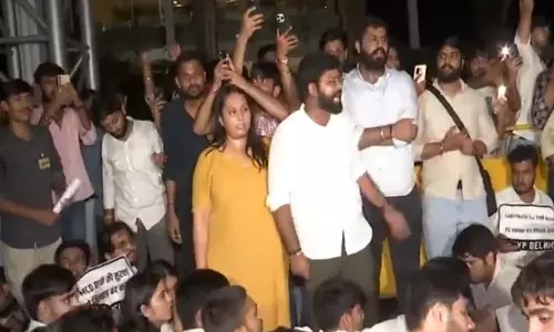 MCD ऑफिस में ABVP का जोरदार प्रदर्शन 15 छात्र हिरासत में