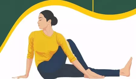 कमर और पीठ के दर्द से हैं परेशान? वक्रासन से मिलेगा आराम, जानें करने का सही तरीका कमर और पीठ के दर्द से हैं परेशान? वक्रासन से मिलेगा आराम, जानें करने का सही तरीका