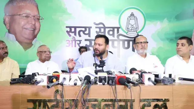 बढ़ती कीमतों को लेकर तेजस्वी ने उठाए सवाल बढ़ती कीमतों को लेकर तेजस्वी ने उठाए सवाल