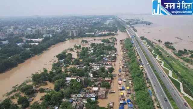 पटना में गंगा का रौद्र रूप रिकॉर्ड स्तर पार पटना में गंगा का रौद्र रूप रिकॉर्ड स्तर पार