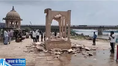 श्मशान घाट हादसे में वकील की मौत गिरते गुंबद से मचा हड़कंप श्मशान घाट हादसे में वकील की मौत गिरते गुंबद से मचा हड़कंप