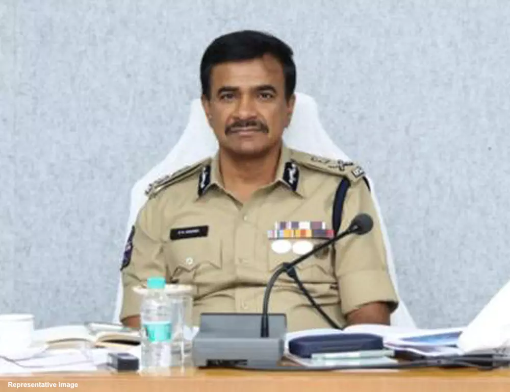 घूसखोरी पर एक्शन: तेलंगाना DGP फिर शुरू करेंगे स्पेशल ड्राइव घूसखोरी पर एक्शन: तेलंगाना DGP फिर शुरू करेंगे स्पेशल ड्राइव