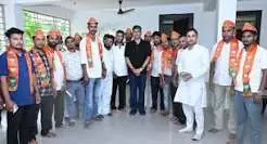 उपचुनाव से पहले असम कांग्रेस में सेंध: 11 नेता भाजपा में शामिल उपचुनाव से पहले असम कांग्रेस में सेंध: 11 नेता भाजपा में शामिल