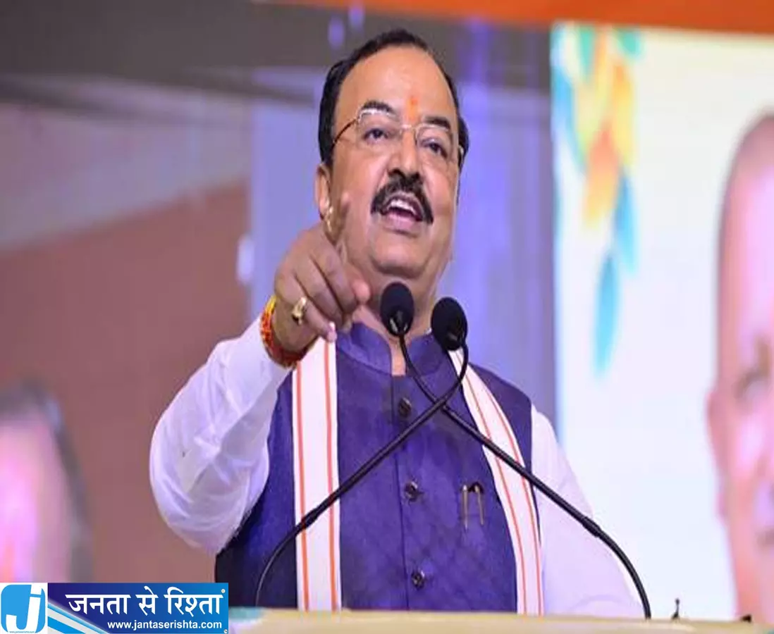 UP पॉलिटिक्स में बढ़ी गर्मी तावड़े की जिम्मेदारी पर आमने सामने सपा बीजेपी UP पॉलिटिक्स में बढ़ी गर्मी तावड़े की जिम्मेदारी पर आमने सामने सपा बीजेपी