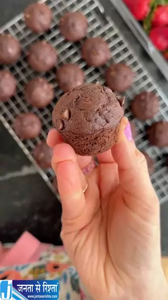 घर पर ऐसे बनाएं चॉकलेटी केक ना ओवन की जरूरत ना कुकर की घर पर ऐसे बनाएं चॉकलेटी केक ना ओवन की जरूरत ना कुकर की