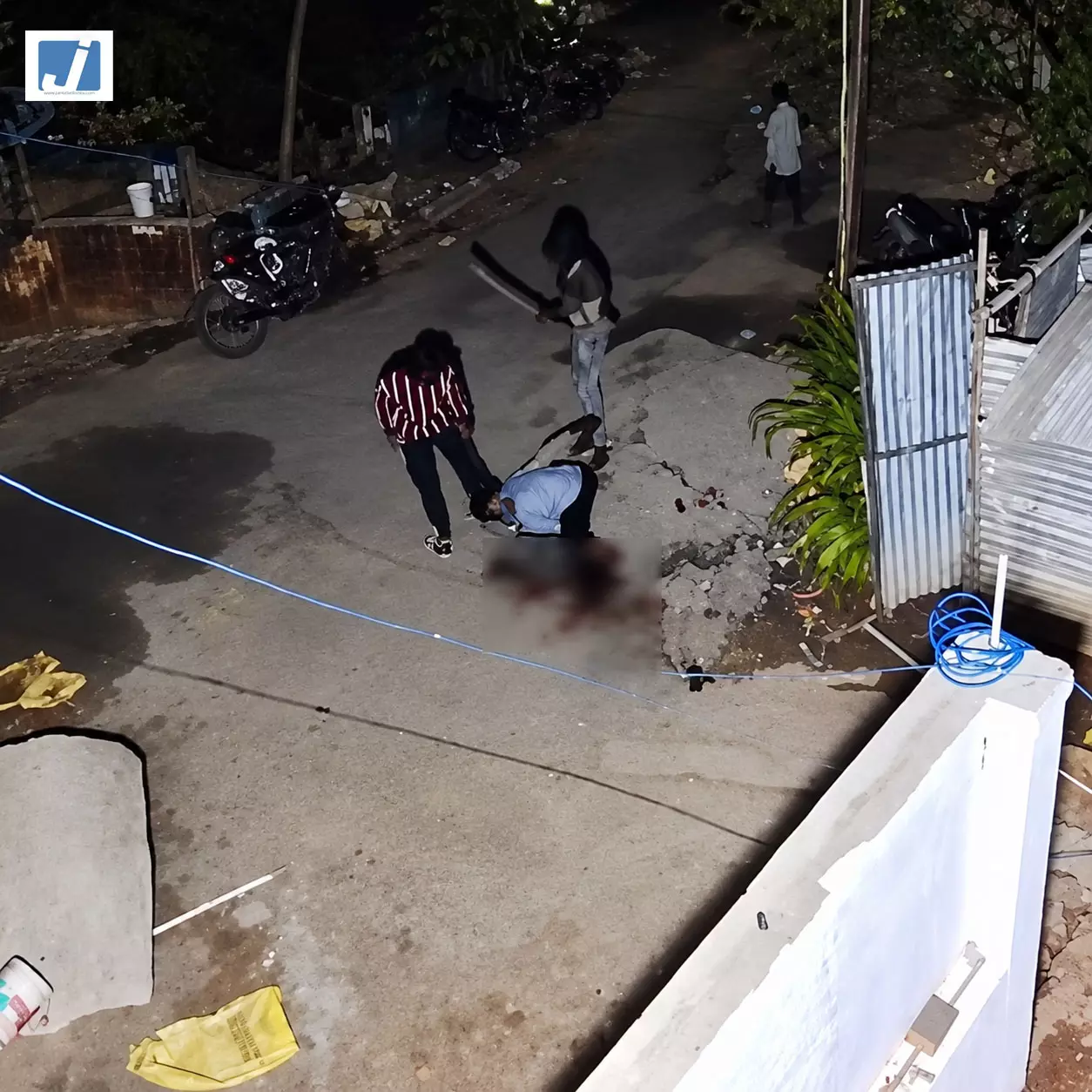 देखे VIDEO: प्रवासी मजदूर की पीट-पीटकर हत्या, चार हिरासत में देखे VIDEO: प्रवासी मजदूर की पीट-पीटकर हत्या, चार हिरासत में