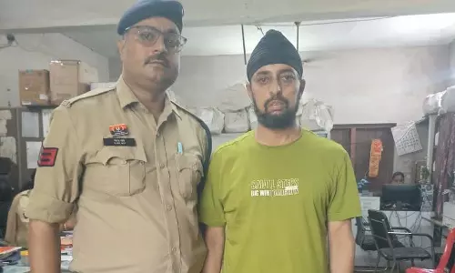 6 साल से था हॉस्पिटल में कैशियर, फिर सामने आया 32 लाख का बड़ा खेल, अरेस्ट 6 साल से था हॉस्पिटल में कैशियर, फिर सामने आया 32 लाख का बड़ा खेल, अरेस्ट