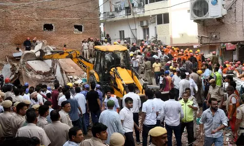 Delhi में एक और हादसा, सुरक्षा व्यवस्था पर उठे सवाल