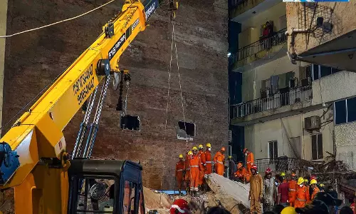 सत्य निकेतन हादसे में बढ़ा मौत का आंकड़ा बचाव अभियान तेज