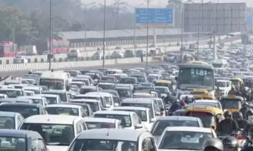 Delhi में जब्त 2,000 से अधिक वाहनों की हुई नीलामी Delhi में जब्त 2,000 से अधिक वाहनों की हुई नीलामी