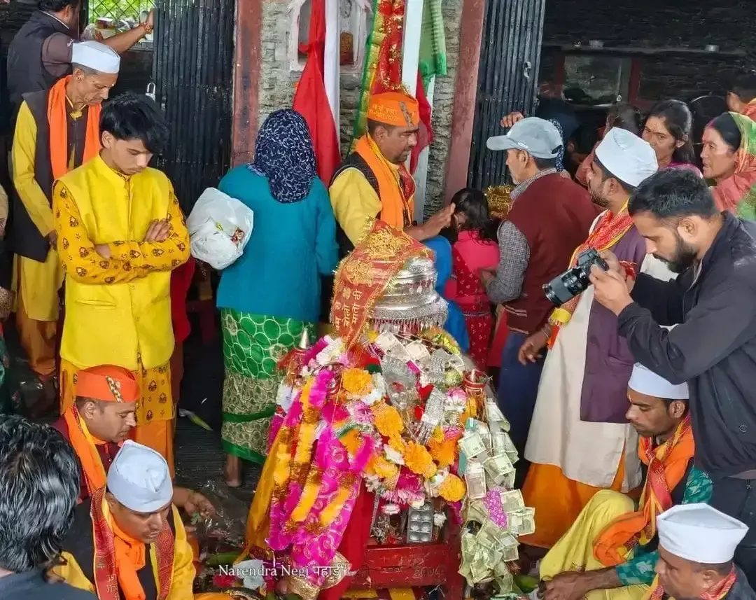 Gopeshwar: नंदा की डोलियों के स्वागत में उमड़ी आस्था, जागरों से अगले पड़ाव की विदाई