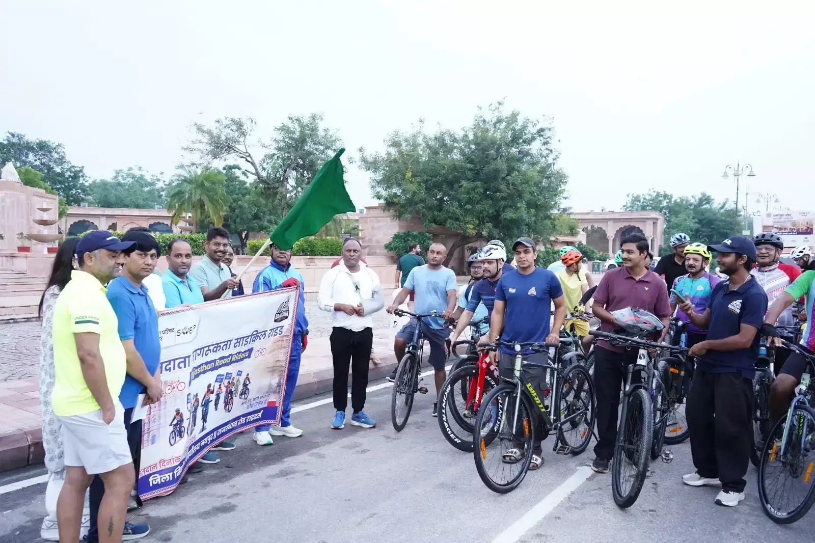Jaipur: मतदाता जागरूकता के लिए साइकिल रैली, सीईओ शुभम भैंसारे ने किया शुभारंभ
