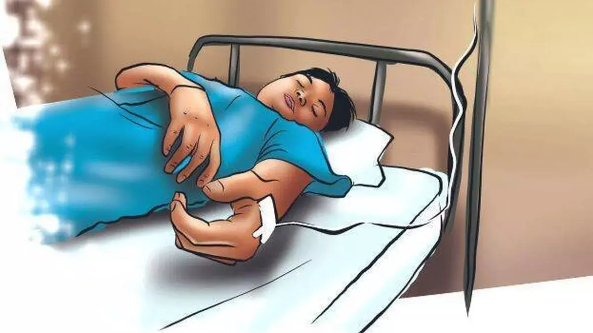 केरल में मौसम की मार: विभिन्न बुखारों की चपेट में रोज़ाना 10 हजार लोग केरल में मौसम की मार: विभिन्न बुखारों की चपेट में रोज़ाना 10 हजार लोग