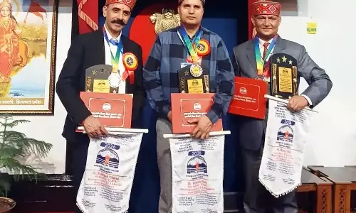 Mandi: राज्य श्रेष्ठ पुरस्कार लेकर मंडी पहुंचे तीन शिक्षक, किया गया स्वागत Mandi: राज्य श्रेष्ठ पुरस्कार लेकर मंडी पहुंचे तीन शिक्षक, किया गया स्वागत