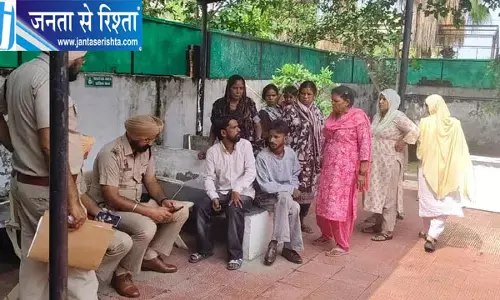 चरित्र पर शक में पत्नी की हत्या पति फरार चरित्र पर शक में पत्नी की हत्या पति फरार