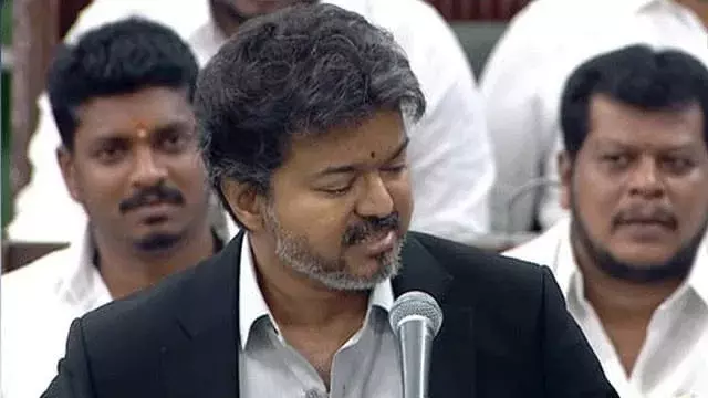 विजय का DMK पर तीखा हमला: लगाया भ्रष्टाचार का आरोप विजय का DMK पर तीखा हमला: लगाया भ्रष्टाचार का आरोप