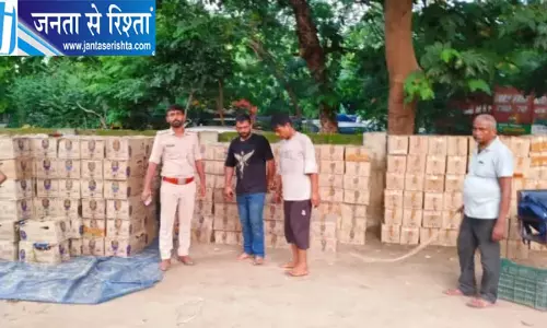 सड़े-गले सेबों के बीच छिपा था 64 लाख का राज, ट्रक से 5301 लीटर शराब जब्त