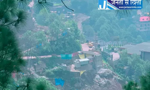 पर्यटन के बढ़ते दबाव में चरमराया कसौली