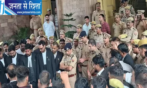 अधिवक्ता पर हमले के विरोध में वकीलों का पीएचक्यू पर धरना, आरोपितों की गिरफ्तारी की मांग