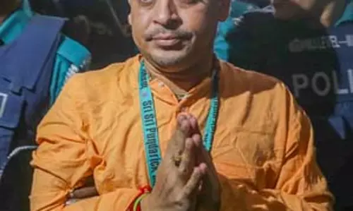 बांग्लादेश: चिन्मय कृष्ण दास को जमानत फिर भी रिहाई नहीं, हिंदू संगठन ने खड़े किए सवाल