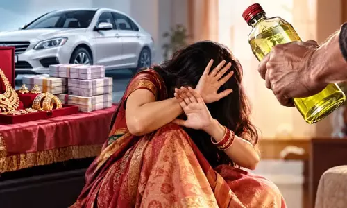 दहेज में डेढ़ लाख और कार की मांग, नवविवाहिता ने पति-ससुर पर लगाए गंभीर आरोप