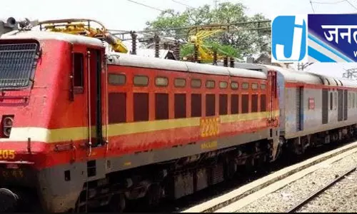 जाजपुर में दर्दनाक हादसा, ट्रेन की चपेट में पिता-पुत्र की मौत जाजपुर में दर्दनाक हादसा, ट्रेन की चपेट में पिता-पुत्र की मौत