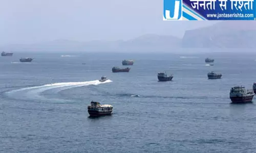 ईरान का बड़ा फैसला, होर्मुज़ के पास ‘प्रतिबंधित क्षेत्र’ बनाने की तैयारी ईरान का बड़ा फैसला, होर्मुज़ के पास ‘प्रतिबंधित क्षेत्र’ बनाने की तैयारी