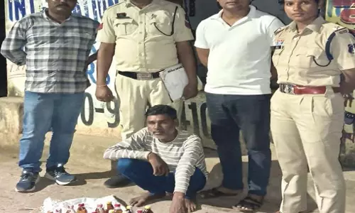 अवैध शराब बिक्री पर पलारी पुलिस का शिकंजा, 5.760 लीटर शराब जब्त