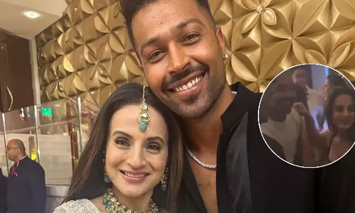 हार्दिक पांड्या संग डेटिंग की अफवाहों पर अमीषा पटेल ने तोड़ी चुप्पी, ट्रोल को दिया करारा जवाब हार्दिक पांड्या संग डेटिंग की अफवाहों पर अमीषा पटेल ने तोड़ी चुप्पी, ट्रोल को दिया करारा जवाब