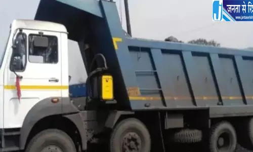 बिहार-झारखंड बॉर्डर पर अवैध कोयला कारोबार का खुलासा, पांच हाइवा पकड़े गए बिहार-झारखंड बॉर्डर पर अवैध कोयला कारोबार का खुलासा, पांच हाइवा पकड़े गए