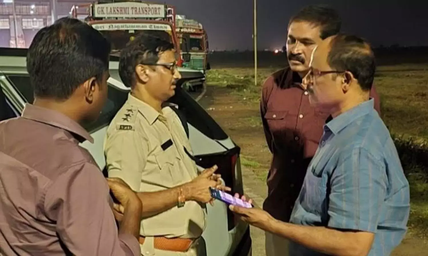 Andhra: ACB ने रिश्वत लेते हुए एन्फोर्समेंट MVI को पकड़ा; 2.48 लाख रुपये ज़ब्त किए गए Andhra: ACB ने रिश्वत लेते हुए एन्फोर्समेंट MVI को पकड़ा; 2.48 लाख रुपये ज़ब्त किए गए