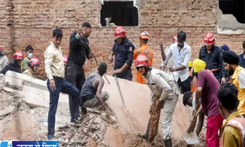 मुंबई पर मंडराया बड़ा खतरा सत्य निकेतन हादसे पर हाईकोर्ट ने उठाए सवाल मुंबई पर मंडराया बड़ा खतरा सत्य निकेतन हादसे पर हाईकोर्ट ने उठाए सवाल