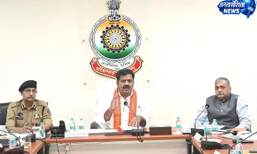 नवीन आपराधिक कानूनों के क्रियान्वयन में तेजी लाएं: विजय शर्मा नवीन आपराधिक कानूनों के क्रियान्वयन में तेजी लाएं: विजय शर्मा