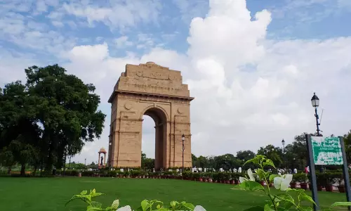 साफ हवा के लिए बड़ी चुनौती निर्माण की धूल और बायोमास जलाना