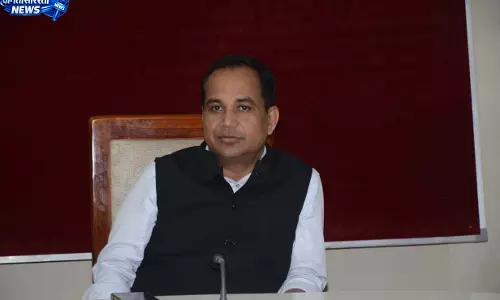 कलेक्टर डॉ. गौरव सिंह ने स्वास्थ्य विभाग के कार्यों की समीक्षा की
