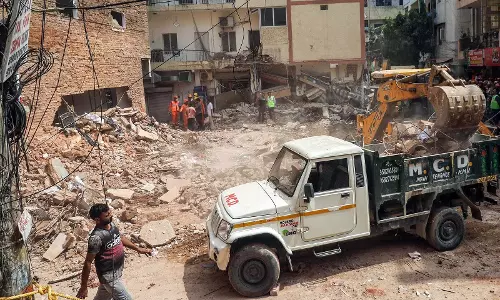 सत्य निकेतन हादसे पर बड़ा अपडेट तीन लोग पकड़े गए , निलंबित हुए अधिकारी