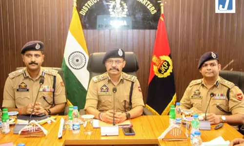 आईजीपी जम्मू ने जम्मू-कश्मीर के सांबा में सुरक्षा और पुलिसिंग इंतजामों का जायजा लिया आईजीपी जम्मू ने जम्मू-कश्मीर के सांबा में सुरक्षा और पुलिसिंग इंतजामों का जायजा लिया