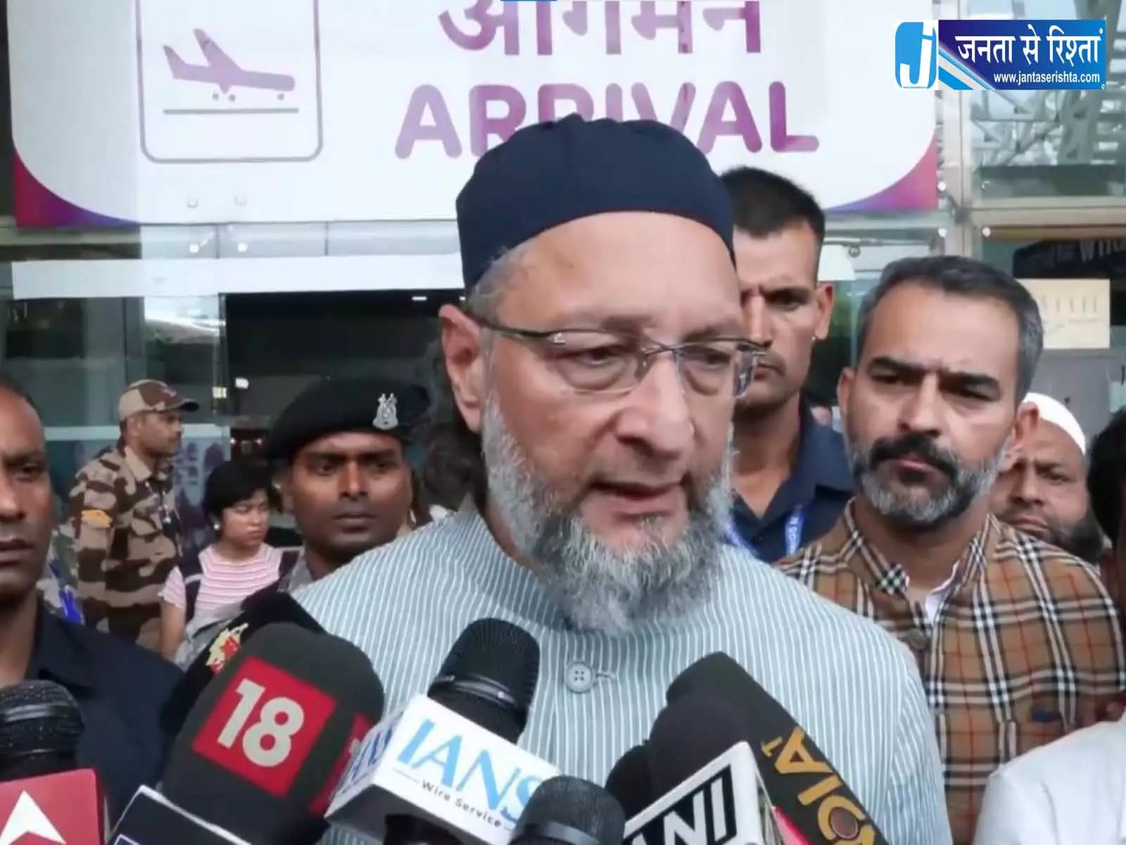 ओवैसी का बड़ा सियासी दांव हनुमान बेनीवाल के समर्थन के दिए संकेत ओवैसी का बड़ा सियासी दांव हनुमान बेनीवाल के समर्थन के दिए संकेत