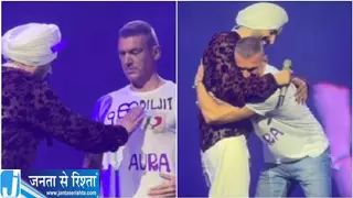 मिलान कॉन्सर्ट में दिलजीत का दिल छू लेने वाला अंदाज विदेशी फैन को दी ये सीख मिलान कॉन्सर्ट में दिलजीत का दिल छू लेने वाला अंदाज विदेशी फैन को दी ये सीख