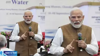 PM मोदी को सुनने की होड़ एक घंटे में भर गईं सभी सीटें PM मोदी को सुनने की होड़ एक घंटे में भर गईं सभी सीटें