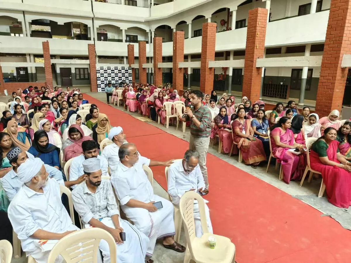 टीचर्स डे पर पहल: वादी हुस्ना स्कूल बना पहला फर्स्ट रिस्पॉन्डर टीचर्स डे पर पहल: वादी हुस्ना स्कूल बना पहला फर्स्ट रिस्पॉन्डर