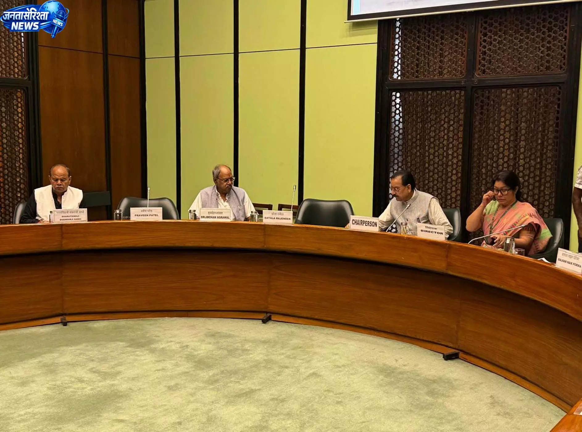 सांसद बृजमोहन अग्रवाल ने किसानों के लिए निर्धारित सब्सिडी वाले यूरिया की उपलब्धता सुनिश्चित करने पर दिया जोर सांसद बृजमोहन अग्रवाल ने किसानों के लिए निर्धारित सब्सिडी वाले यूरिया की उपलब्धता सुनिश्चित करने पर दिया जोर