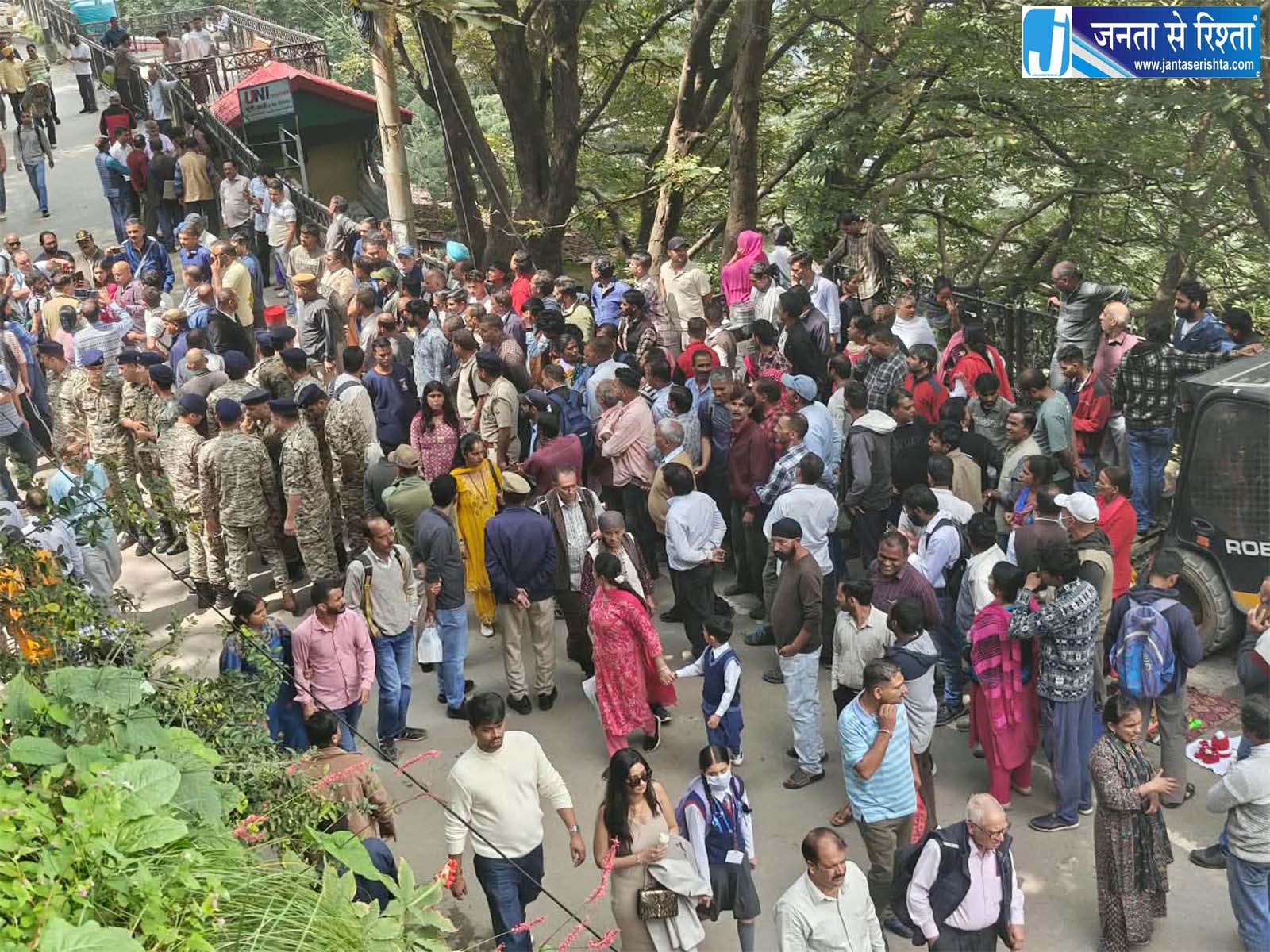शिमला लक्कड़ बाजार में स्ट्रीट वेंडर्स हटाने के विरोध में CITU का प्रदर्शन