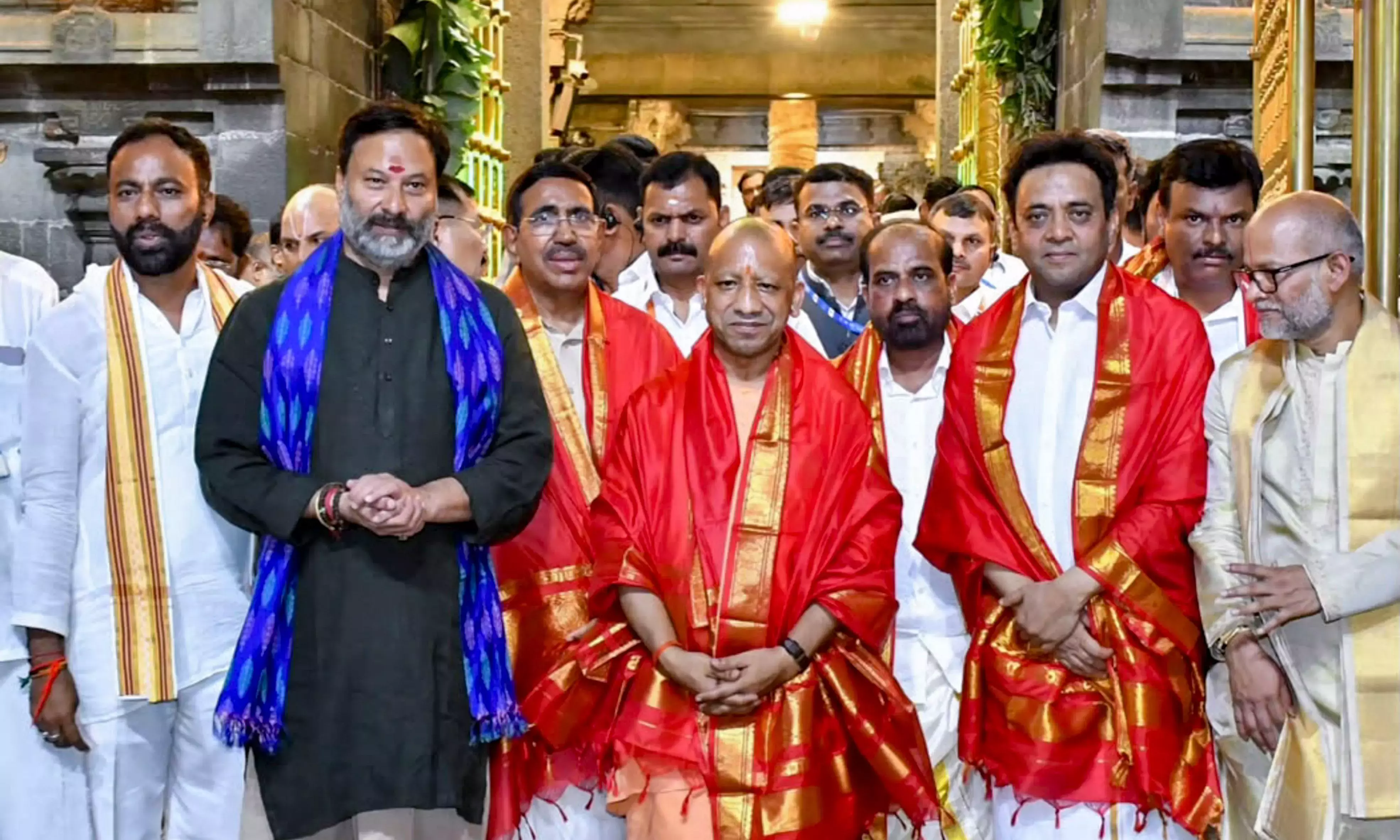 Andhra: योगी आदित्यनाथ ने तिरुमाला में पूजा-अर्चना की Andhra: योगी आदित्यनाथ ने तिरुमाला में पूजा-अर्चना की