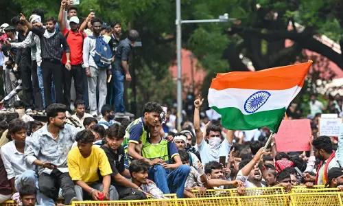जंतर-मंतर प्रदर्शन के बाद छात्र पर 5 लाख का जुर्माना